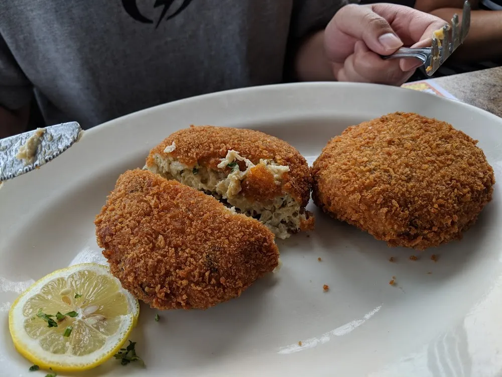 Crabcakes Fish & Chips